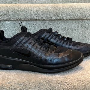 Men’s Nike Air size 7 shoes 👟.